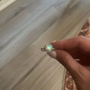 ✨Heart-Shaped Silver Ring with Opalescent Stone✨
